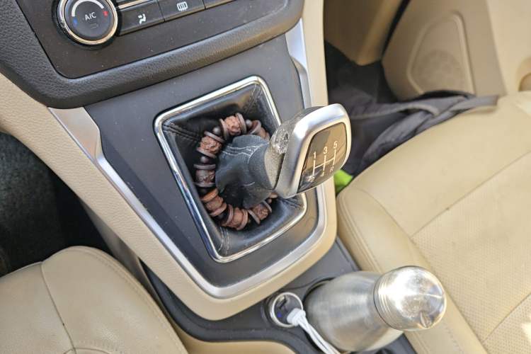 Used CHANGAN KAICHENG Ruixing S50 2017 1.5L Manual Luxury Model China V Standard Gear Lever