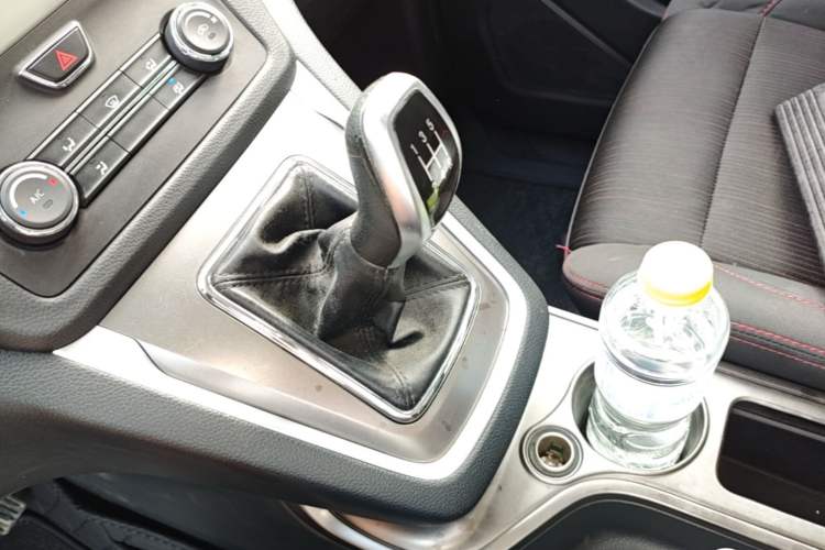 Used CHANGAN KAICHENG Ruixing S50 2017 1.5L Manual Comfort Model China V Standard Gear Lever