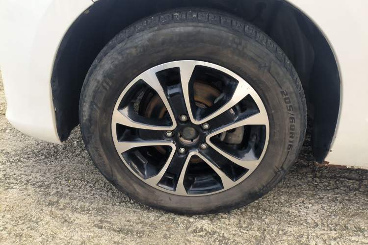 Used CHANGAN KAICHENG Ruixing S50 2017 1.5T Manual Comfort Model 6MT China V Standard Left Front Wheel Hub