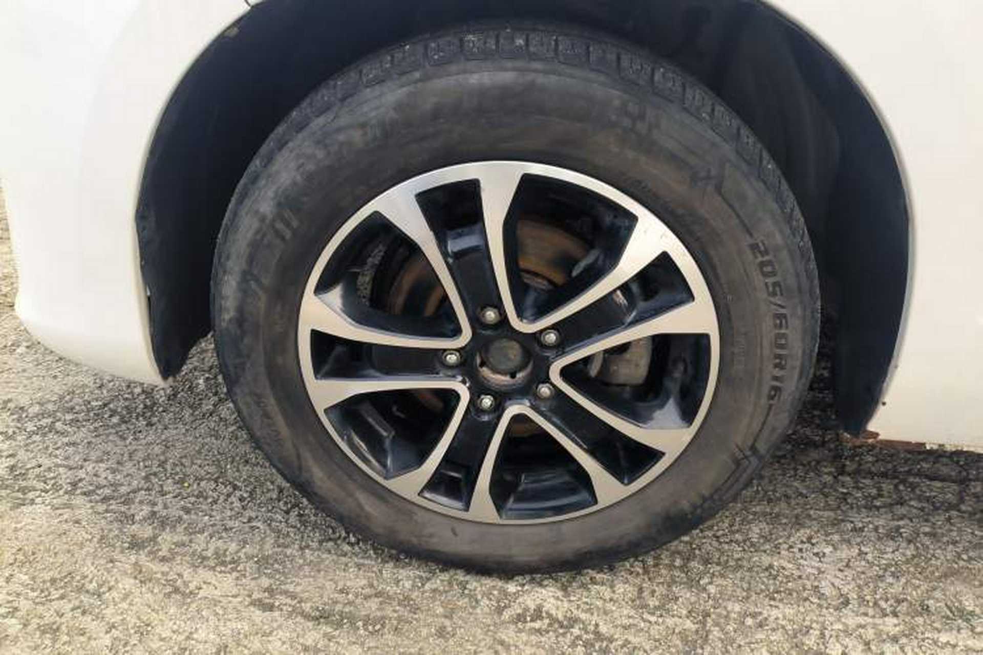 Used CHANGAN KAICHENG Ruixing S50 2017 1.5T Manual Comfort Model 6MT China V Standard Left Front Wheel Hub