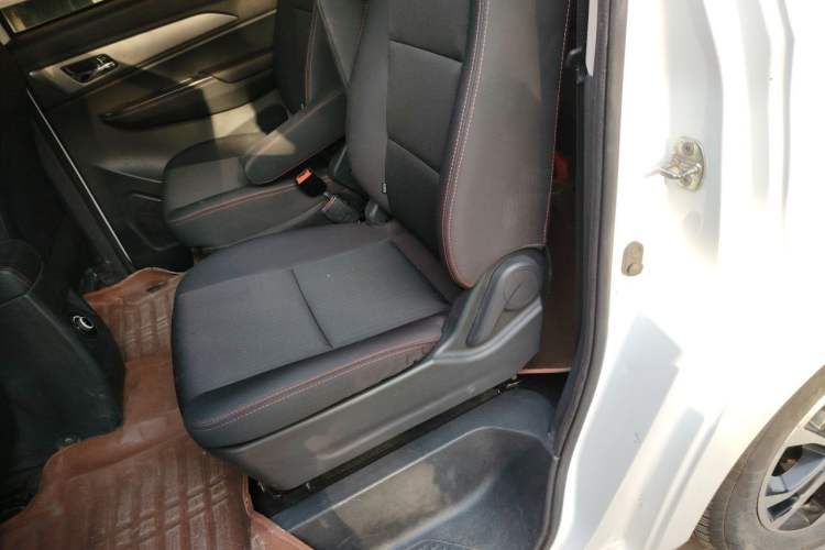 Used CHANGAN KAICHENG Ruixing S50 2017 1.5T Manual Comfort Model 5MT Left Rear Seat