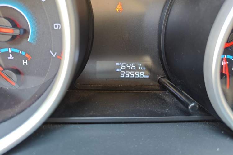 Used CHANGAN KAICHENG Ruixing S50 2017 1.5L Manual Flagship Model China V Standard Odometer Close Up
