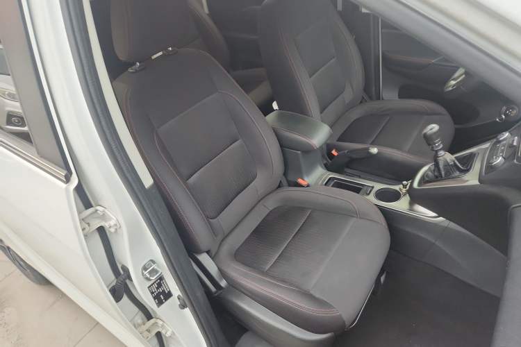 Used CHANGAN KAICHENG Ruixing S50 2017 1.5T Manual Comfort Model 6MT China V Standard Right Front Seat