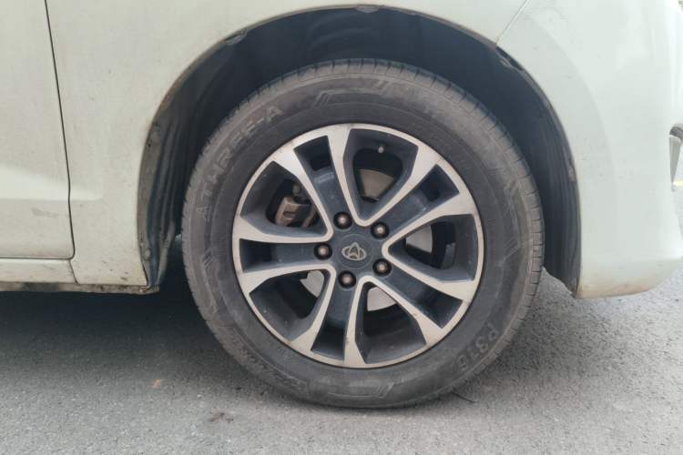 Used CHANGAN KAICHENG Ruixing S50 2017 1.5T Manual Comfort Model 6MT China V Standard Right Front Wheel Hub
