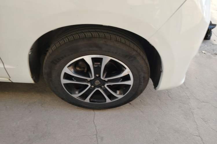 Used CHANGAN KAICHENG Ruixing S50 2017 1.5T Manual Comfort Model 5MT Right Front Wheel Hub