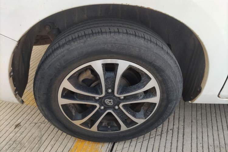 Used CHANGAN KAICHENG Ruixing S50 2017 1.5T Manual Comfort Model 5MT Right Rear Wheel Hub