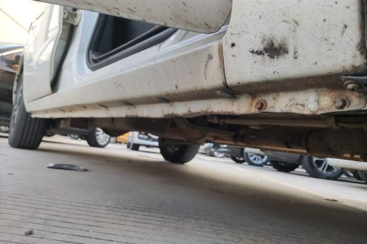Used CHANGAN KAICHENG Ruixing S50 2017 1.5T Manual Comfort Model 5MT Right Side Sill