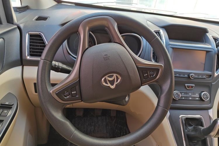 Used CHANGAN KAICHENG Ruixing S50 2017 1.5L Manual Flagship Model China V Standard Steering Wheel