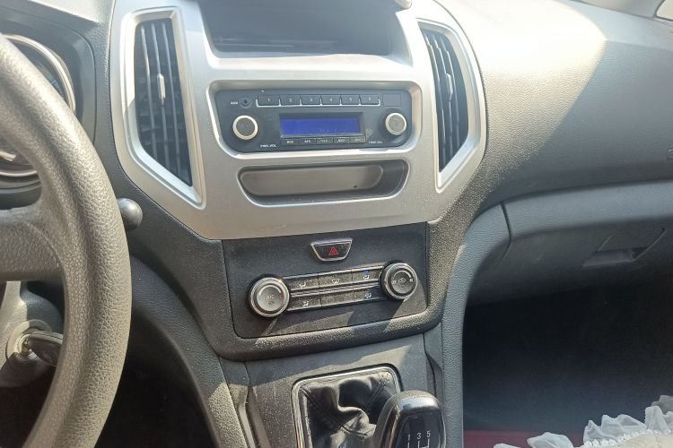 Used CHANGAN KAICHENG Ruixing S50 2018 S50V 1.5L Logistics Edition 5 Seats China VI Standard Audio And AC Panel