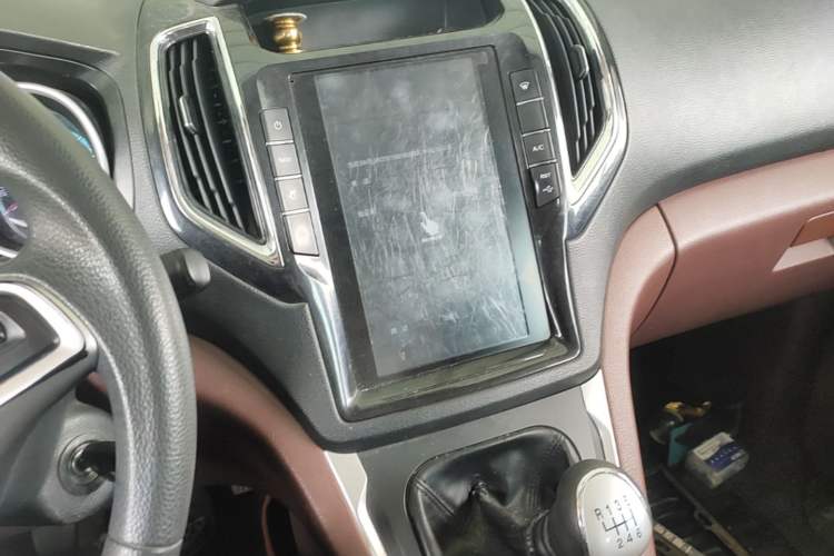 Used CHANGAN KAICHENG Ruixing S50T 2018 1.5T Manual Elite Edition China V Standard Audio And AC Panel