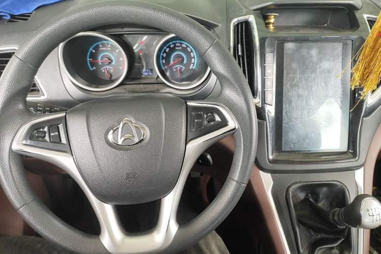 Used CHANGAN KAICHENG Ruixing S50T 2018 1.5T Manual Elite Edition China V Standard Center Console