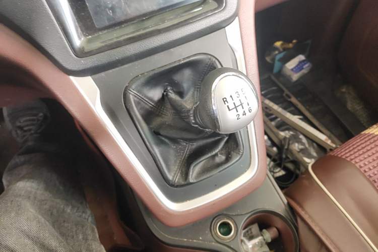 Used CHANGAN KAICHENG Ruixing S50T 2018 1.5T Manual Elite Edition China V Standard Gear Lever