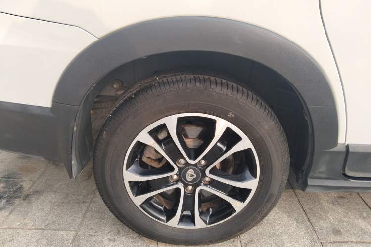 Used CHANGAN KAICHENG Ruixing S50T 2018 1.5L Manual Standard Edition China V standard Right Rear Wheel Hub