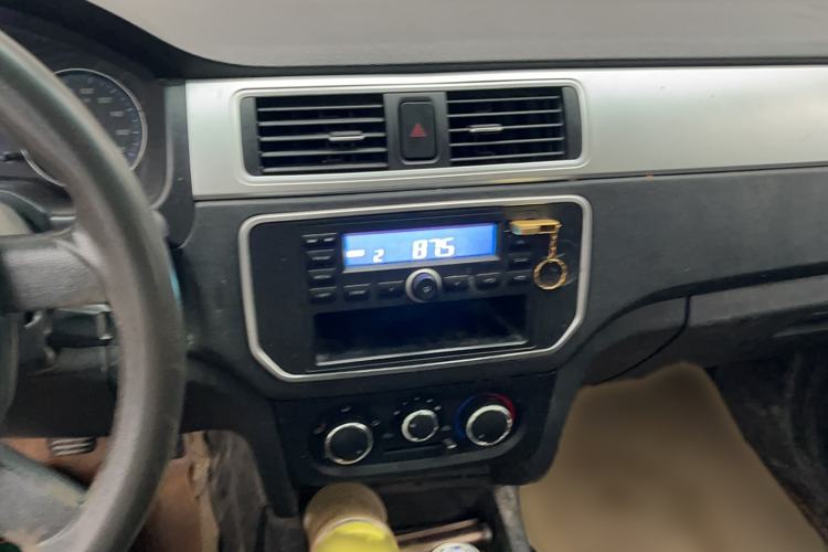 Used CHANGAN KAICHENG Shenqi F30 2016 1.5L Comfort Plus Long Wheelbase DAM15L Audio And AC Panel