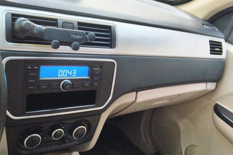 Used CHANGAN KAICHENG Shenqi F30 2016 1.5L Comfort Version Short Wheelbase DAM15L Audio And AC Panel