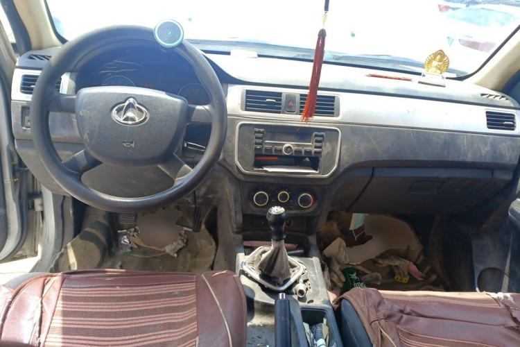 Used CHANGAN KAICHENG Shenqi F30 2016 1.5L Comfort Plus Long Wheelbase DAM15L Center Console