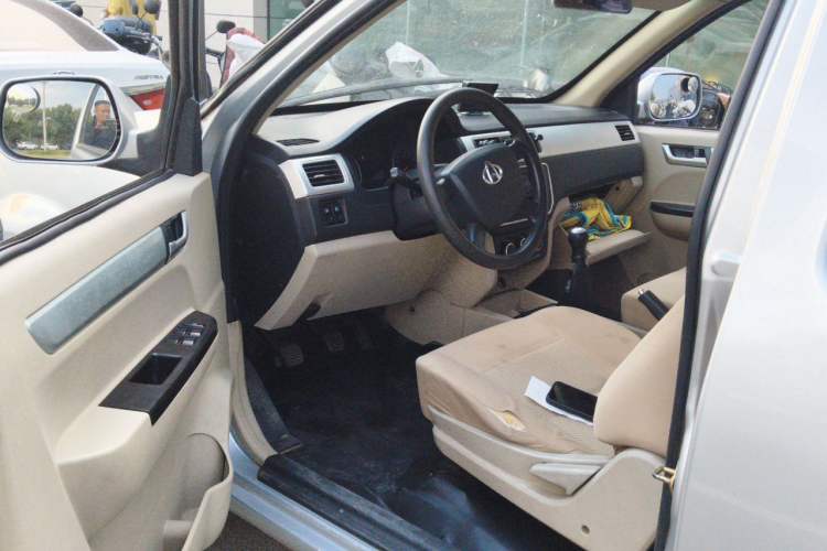 Used CHANGAN KAICHENG Shenqi F30 2016 1.5L Comfort Version Short Wheelbase DAM15L Driver Seat
