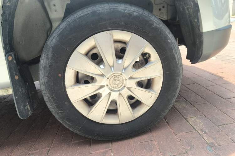 Used CHANGAN KAICHENG Shenqi F30 2016 1.5L Standard Long-Wheelbase DAM15L Right Front Wheel Hub