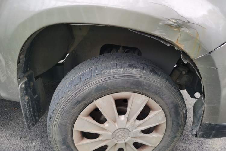 Used CHANGAN KAICHENG Shenqi F30 2016 1.5L Comfort Plus Long Wheelbase DAM15L Right Front Wheel Hub