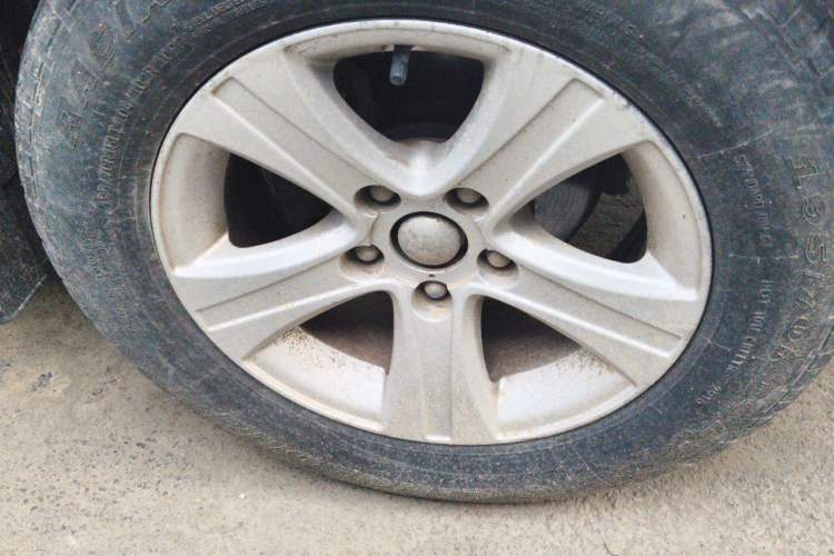 Used CHANGAN KAICHENG Shenqi F30 2016 1.5L Comfort Version Short Wheelbase DAM15L Right Front Wheel Hub