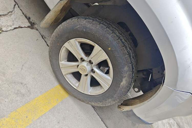 Used CHANGAN KAICHENG Shenqi F30 2016 1.5L Luxury Short-Wheelbase DAM15L Right Front Wheel Hub
