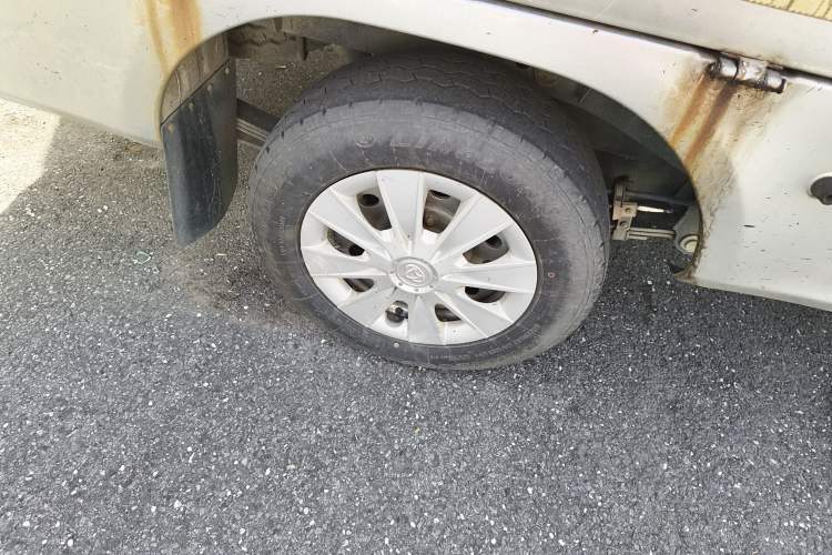 Used CHANGAN KAICHENG Shenqi F30 2016 1.5L Comfort Plus Long Wheelbase DAM15L Right Rear Wheel Hub