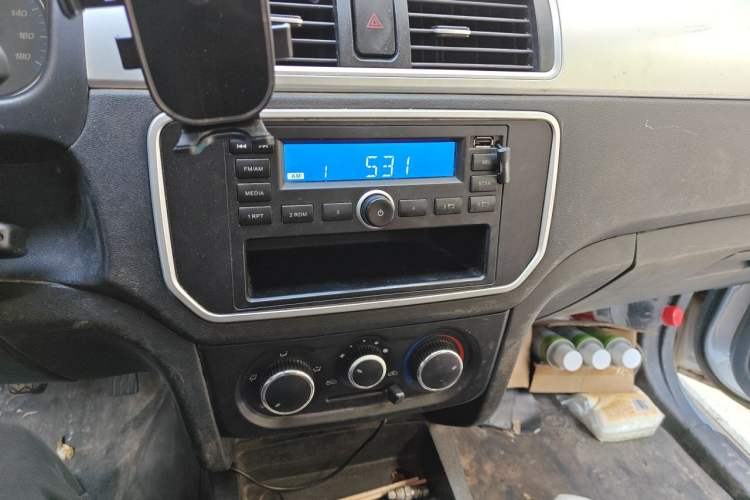 Used CHANGAN KAICHENG Shenqi F30 2018 1.5L Comfort Plus Long Wheelbase DAM15L Audio And AC Panel