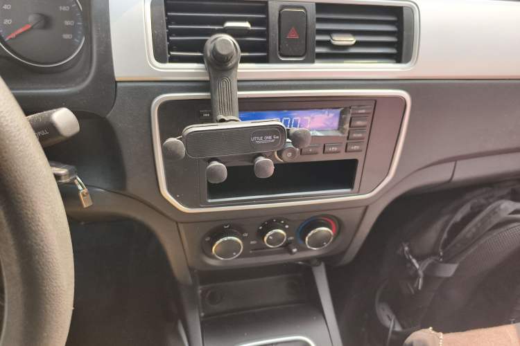 Used CHANGAN KAICHENG Shenqi F30 2018 1.5L Comfort Plus Long Wheelbase DAM15L Audio And AC Panel