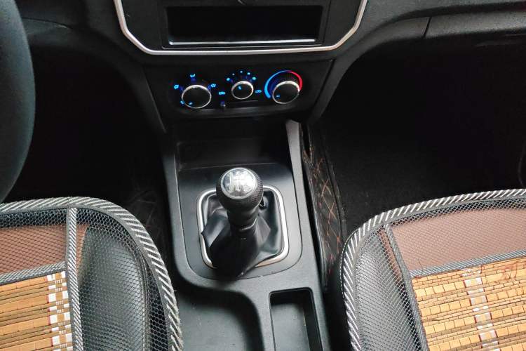 Used CHANGAN KAICHENG Shenqi F30 2018 1.5L Comfort Trim Short Wheelbase DAM15L Gear Lever