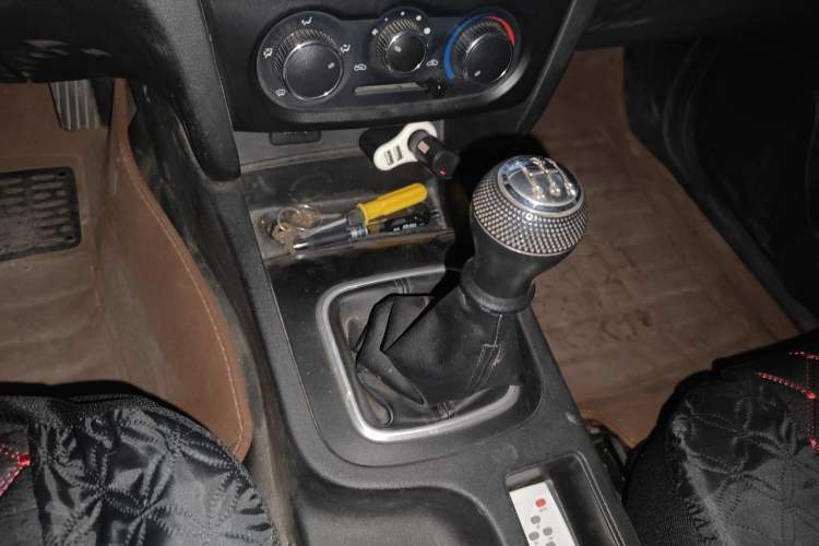 Used CHANGAN KAICHENG Shenqi F30 2018 1.5L Luxury Long-Wheelbase Model DAM15L Gear Lever