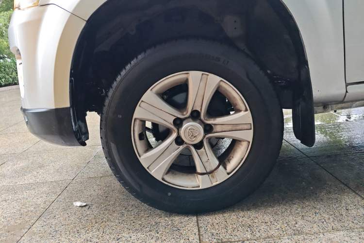 Used CHANGAN KAICHENG Shenqi F30 2018 1.5L Comfort Trim Short Wheelbase DAM15L Left Front Wheel Hub