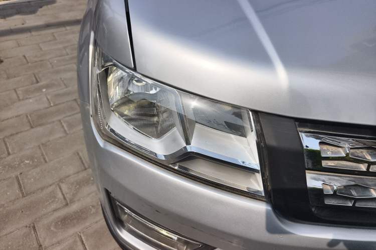 Used CHANGAN KAICHENG Shenqi F30 2018 1.5L Comfort Plus Long Wheelbase DAM15L Right Front Headlight