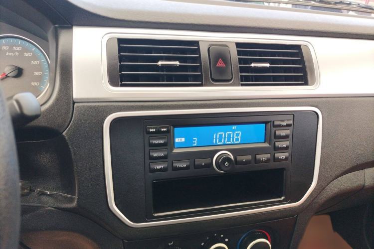 Used CHANGAN KAICHENG Shenqi F30 2018 1.5L Elite Edition Short Wheelbase DAM15L Audio And AC Panel