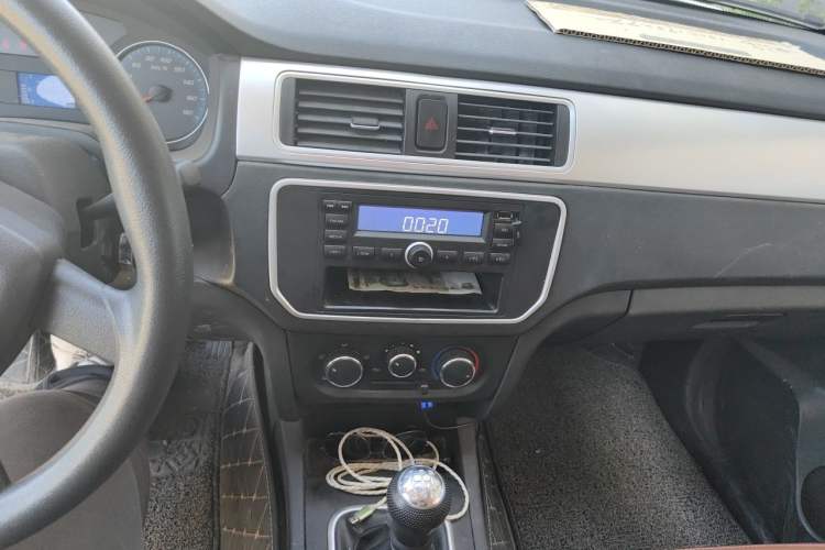 Used CHANGAN KAICHENG Shenqi F30 2018 1.5L Luxury Short-Wheelbase DAM15L Audio And AC Panel