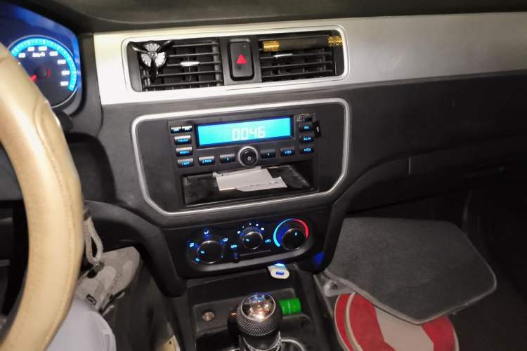 Used CHANGAN KAICHENG Shenqi F30 2018 1.5L Elite Edition Short Wheelbase DAM15L Audio And AC Panel