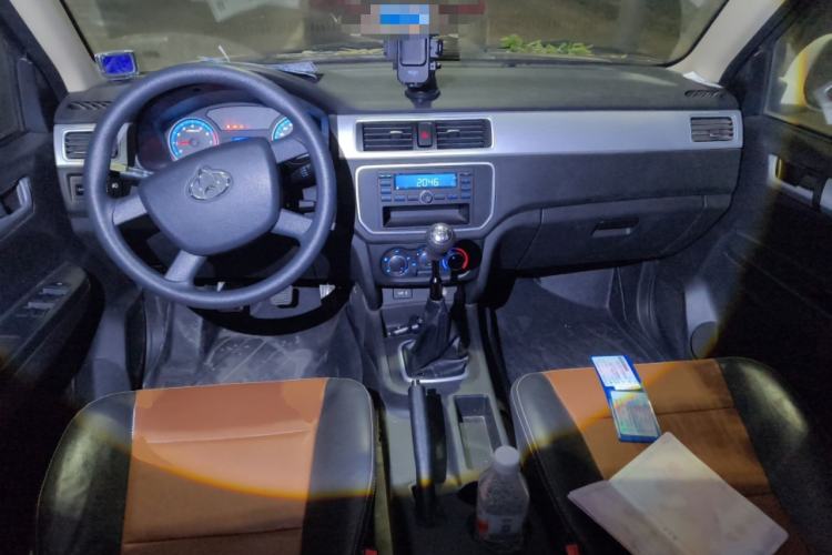 Used CHANGAN KAICHENG Shenqi F30 2018 1.5L Comfort Trim Short Wheelbase DAM15L Center Console