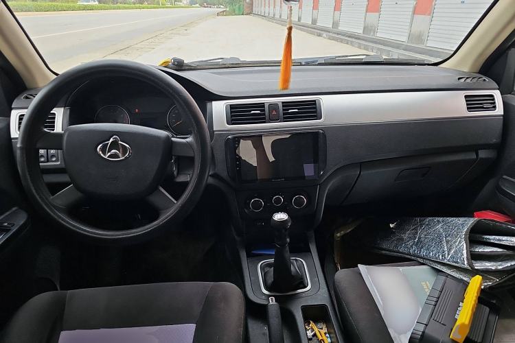 Used CHANGAN KAICHENG Shenqi F30 2018 1.5L Comfort Trim Short Wheelbase DAM15L Center Console