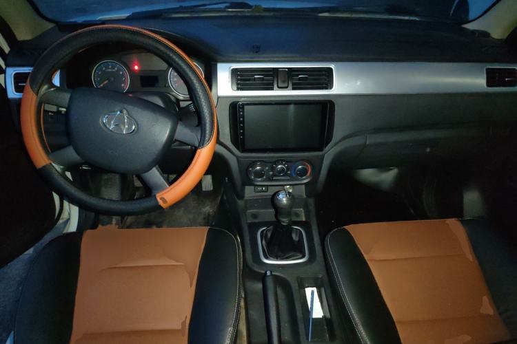 Used CHANGAN KAICHENG Shenqi F30 2018 1.5L Comfort Trim Short Wheelbase DAM15L Center Console