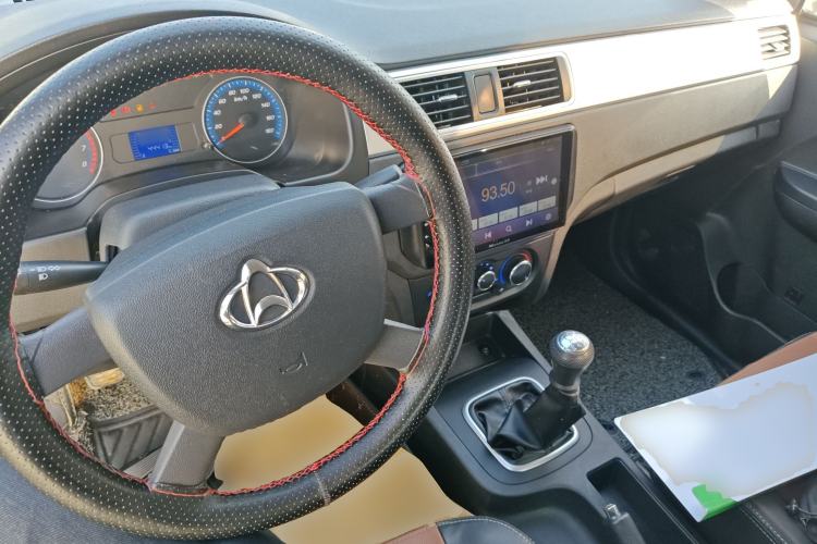 Used CHANGAN KAICHENG Shenqi F30 2018 1.5L Elite Edition Short Wheelbase DAM15L Center Console