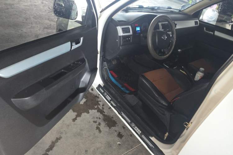 Used CHANGAN KAICHENG Shenqi F30 2018 1.5L Comfort Trim Short Wheelbase DAM15L Driver Seat