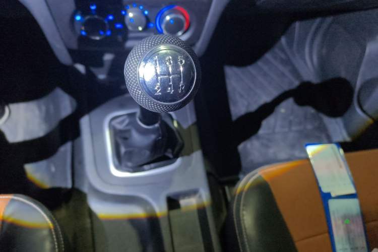 Used CHANGAN KAICHENG Shenqi F30 2018 1.5L Comfort Trim Short Wheelbase DAM15L Gear Lever