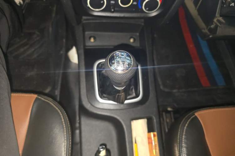 Used CHANGAN KAICHENG Shenqi F30 2018 1.5L Comfort Trim Short Wheelbase DAM15L Gear Lever