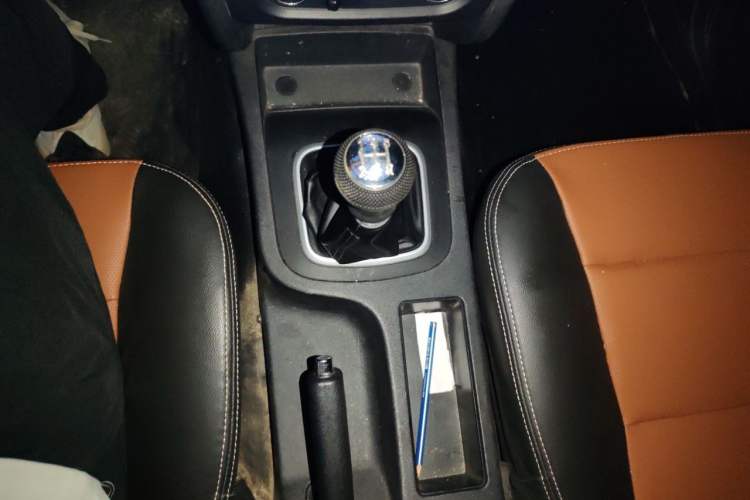 Used CHANGAN KAICHENG Shenqi F30 2018 1.5L Comfort Trim Short Wheelbase DAM15L Gear Lever