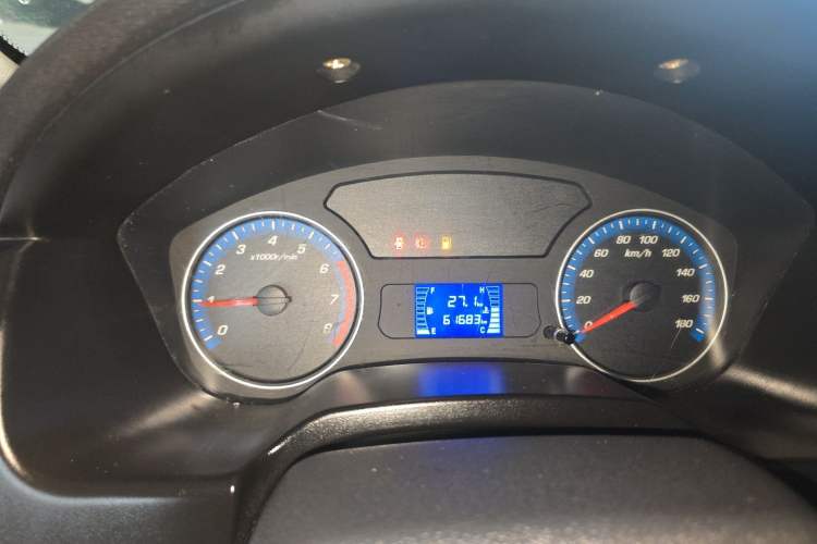 Used CHANGAN KAICHENG Shenqi F30 2018 1.5L Comfort Trim Short Wheelbase DAM15L Instrument Cluster