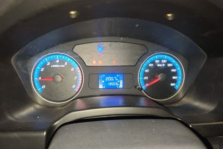 Used CHANGAN KAICHENG Shenqi F30 2018 1.5L Comfort Trim Short Wheelbase DAM15L Instrument Cluster