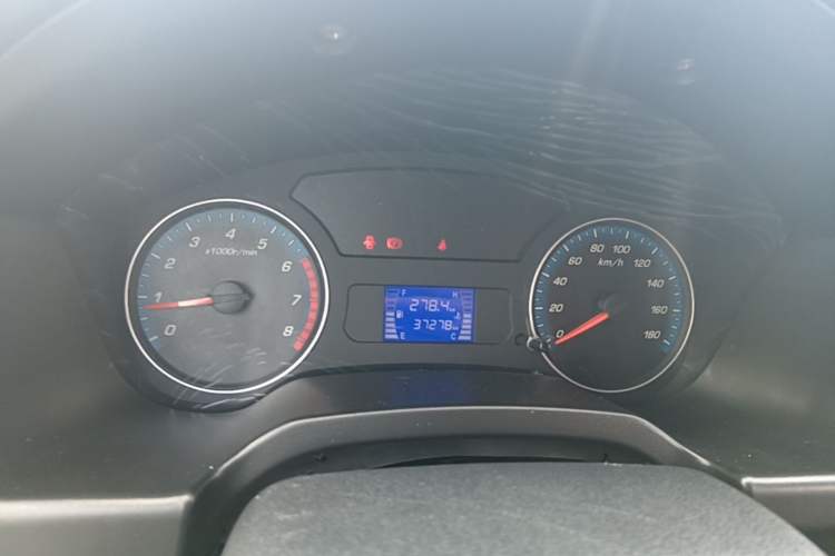 Used CHANGAN KAICHENG Shenqi F30 2018 1.5L Comfort Trim Short Wheelbase DAM15L Instrument Cluster