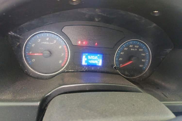 Used CHANGAN KAICHENG Shenqi F30 2018 1.5L Comfort Trim Short Wheelbase DAM15L Instrument Cluster