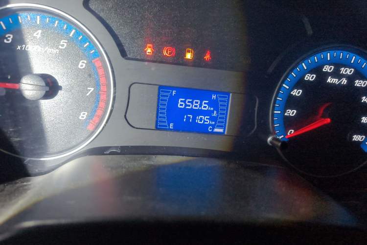Used CHANGAN KAICHENG Shenqi F30 2018 1.5L Comfort Trim Short Wheelbase DAM15L Odometer Close Up