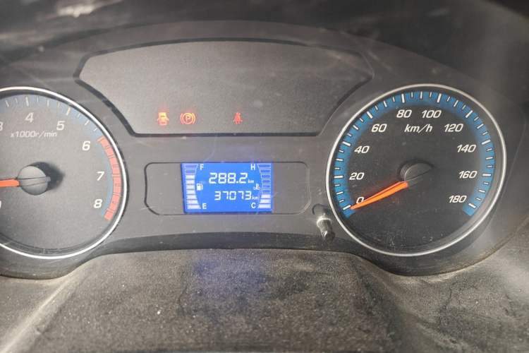 Used CHANGAN KAICHENG Shenqi F30 2018 1.5L Comfort Trim Short Wheelbase DAM15L Odometer Close Up