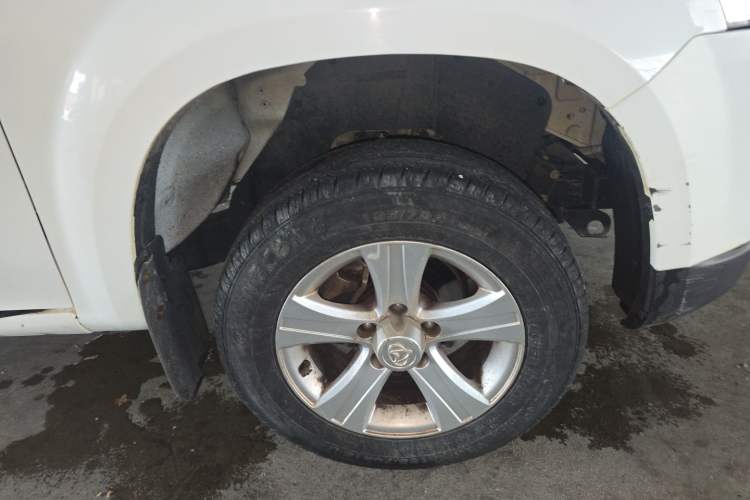 Used CHANGAN KAICHENG Shenqi F30 2018 1.5L Comfort Trim Short Wheelbase DAM15L Right Front Wheel Hub